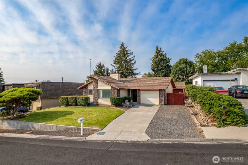 Property photo for 315 Maringo Road, Ephrata