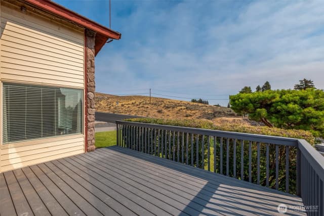 Property photo for 315 Maringo Road, Ephrata photo 4