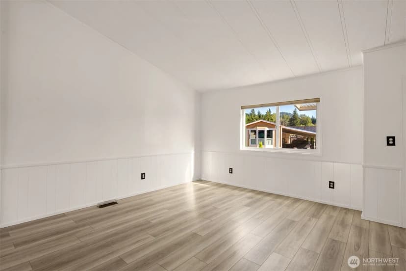 Property photo for 2228 Anadoll Avenue, Enumclaw photo 9