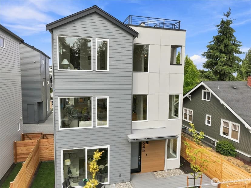 Property photo for 2647 Walnut Avenue Sw #b, Seattle photo 32