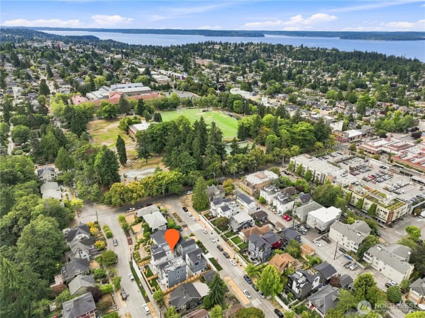 Property photo for 2647 Walnut Avenue Sw #b, Seattle photo 33