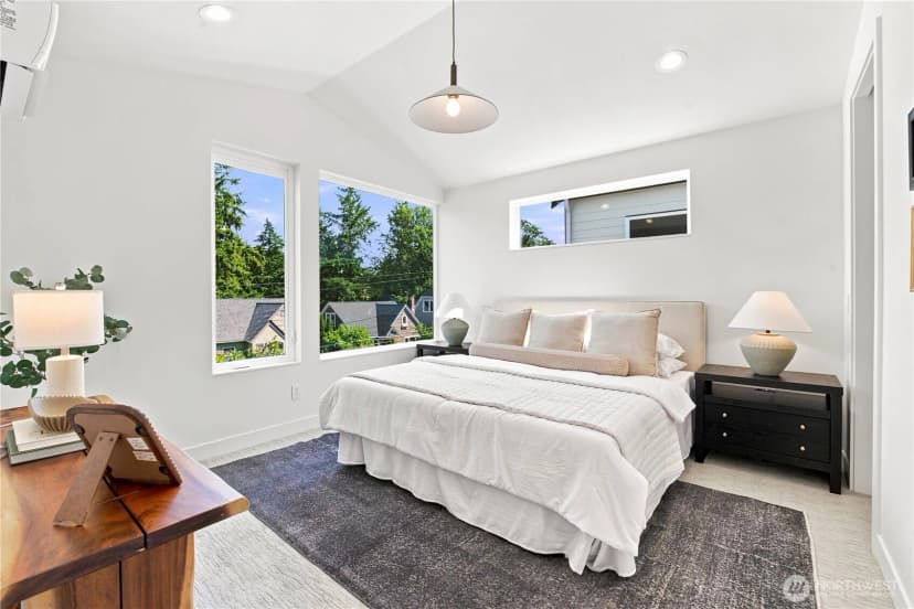Property photo for 2647 Walnut Avenue Sw #b, Seattle photo 16
