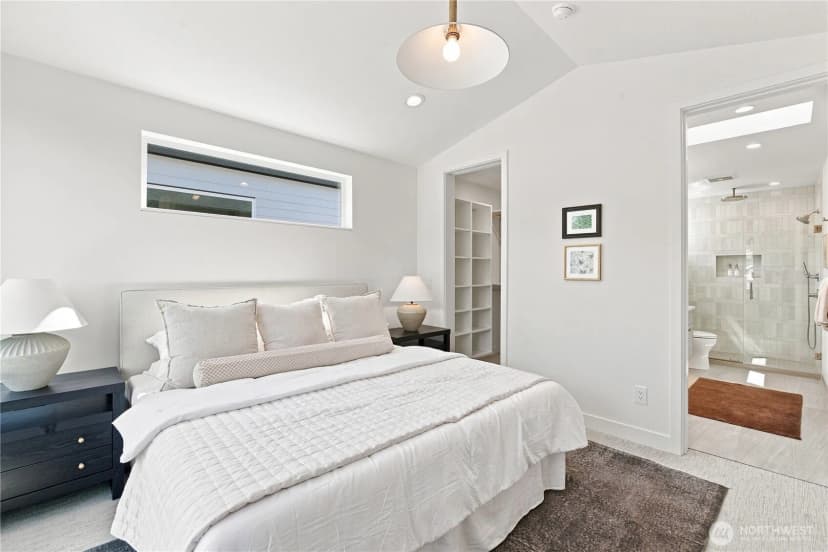 Property photo for 2647 Walnut Avenue Sw #b, Seattle photo 17