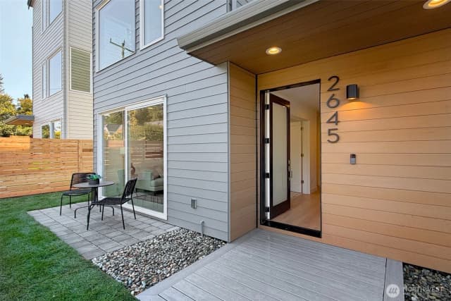 Property photo for 2647 Walnut Avenue Sw #b, Seattle