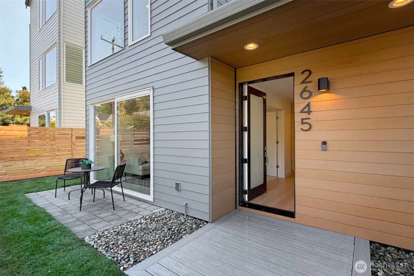 Property photo for 2647 Walnut Avenue Sw #b, Seattle