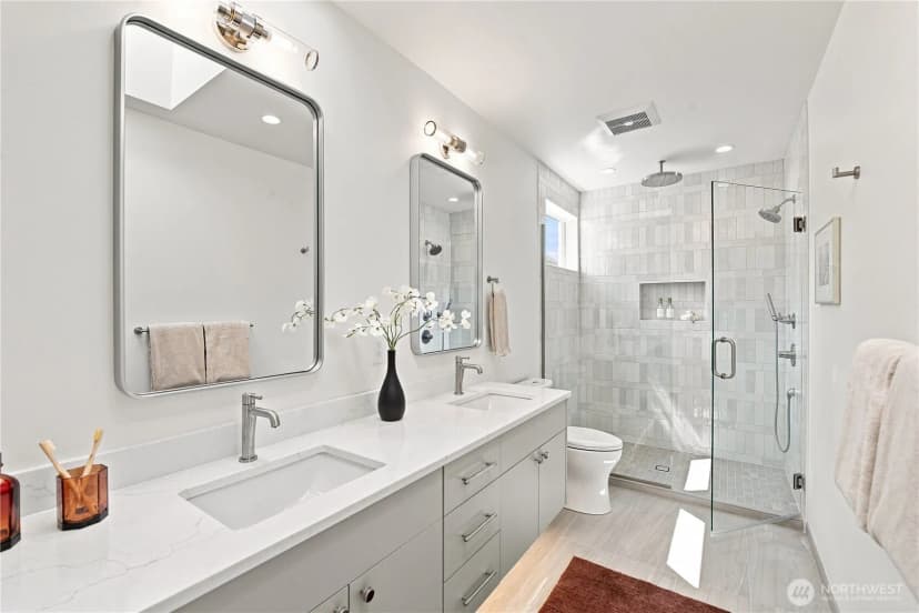 Property photo for 2647 Walnut Avenue Sw #b, Seattle photo 18