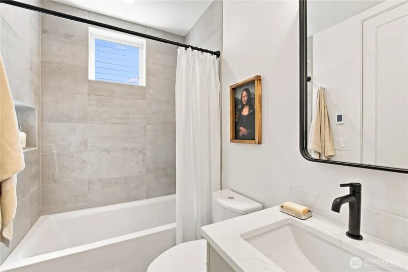 Property photo for 2647 Walnut Avenue Sw #b, Seattle photo 26