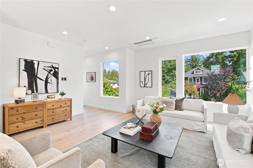 Property photo for 2647 Walnut Avenue Sw #b, Seattle photo 7