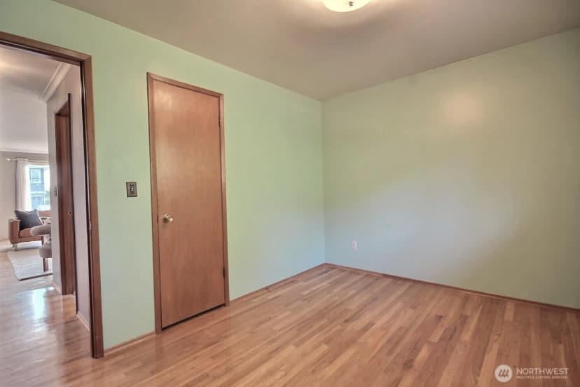 Property photo for 326 Renton Avenue S, Renton photo 21