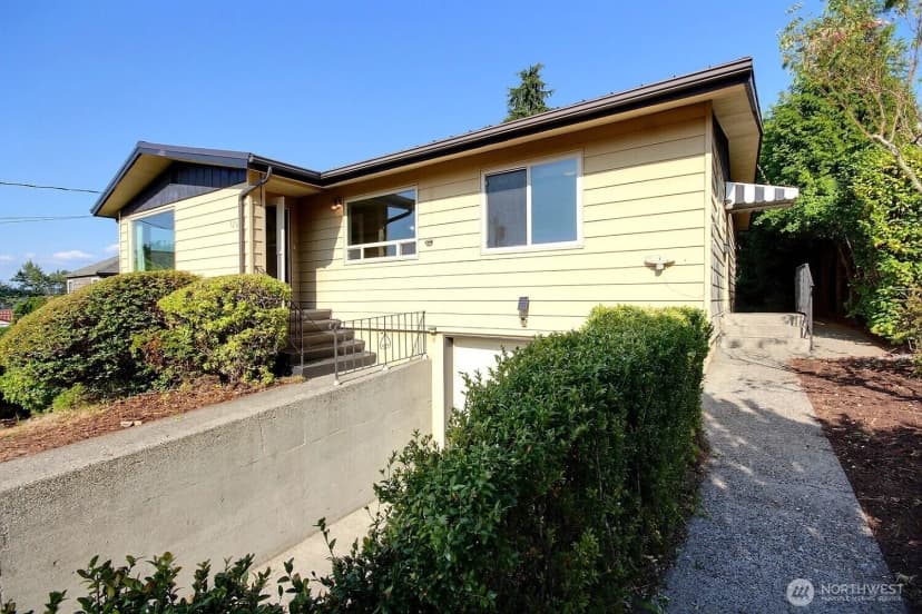 Property photo for 326 Renton Avenue S, Renton photo 28