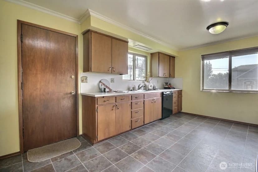Property photo for 326 Renton Avenue S, Renton photo 14