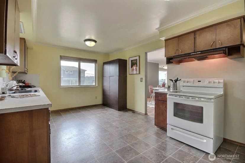 Property photo for 326 Renton Avenue S, Renton photo 12