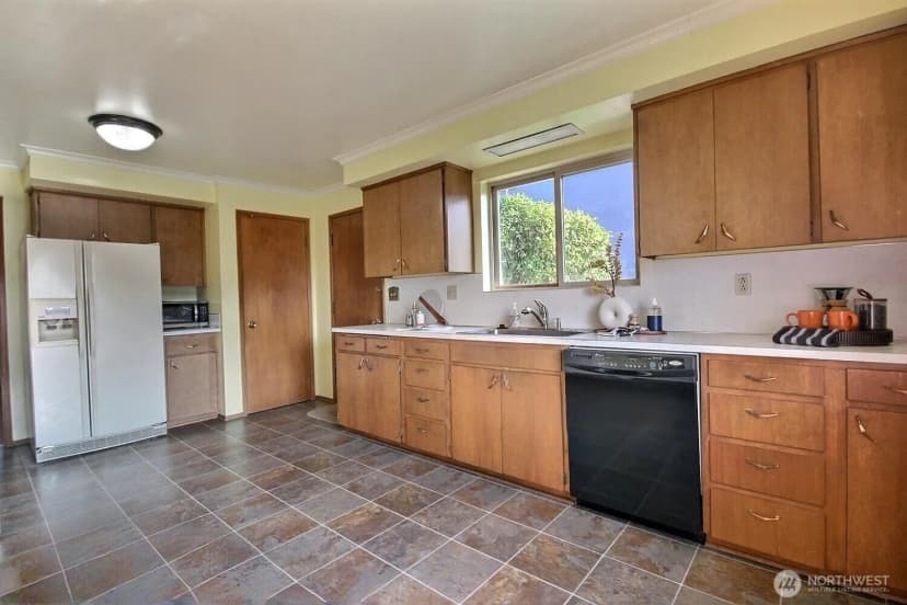 Property photo for 326 Renton Avenue S, Renton photo 11