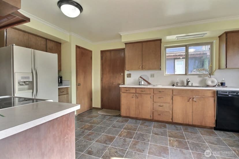 Property photo for 326 Renton Avenue S, Renton photo 13