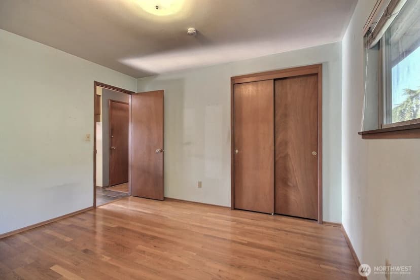 Property photo for 326 Renton Avenue S, Renton photo 18