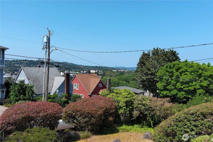 Property photo for 326 Renton Avenue S, Renton photo 7