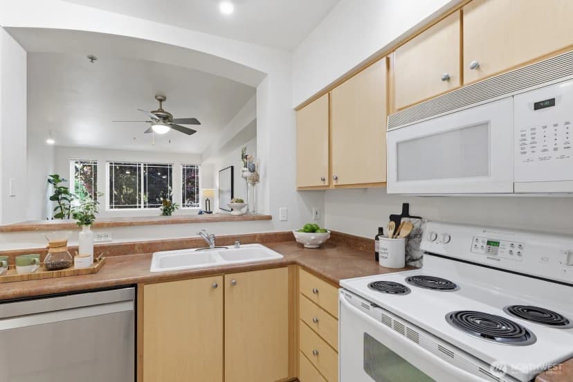 Property photo for 13301 Se 79th Place #c205, Newcastle photo 6