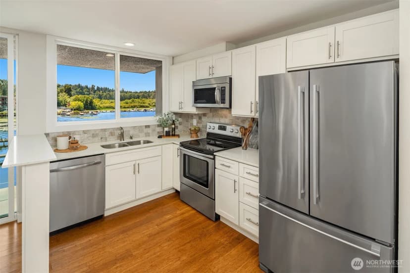 Property photo for 4561 Lake Washington Boulevard Ne #306, Kirkland photo 11