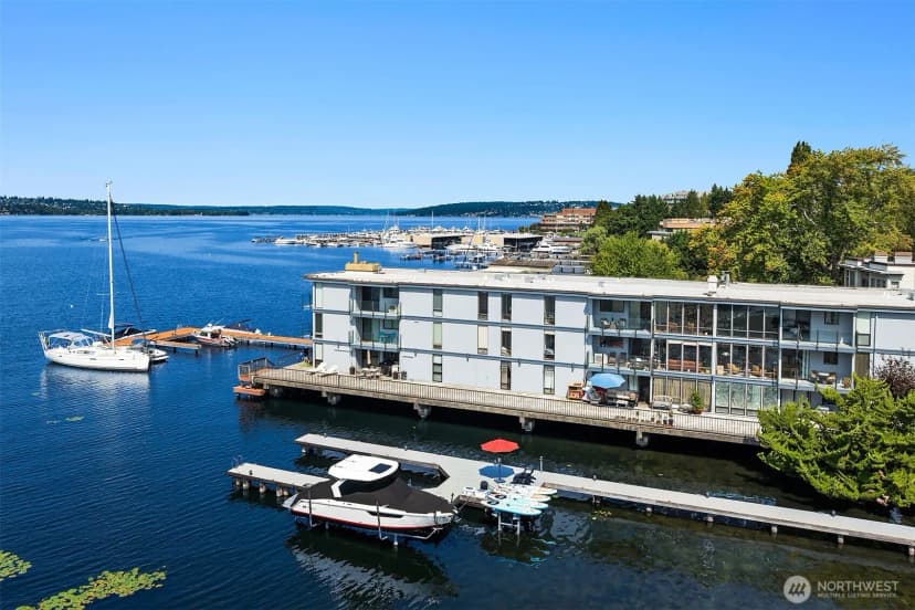 Property photo for 4561 Lake Washington Boulevard Ne #306, Kirkland photo 4