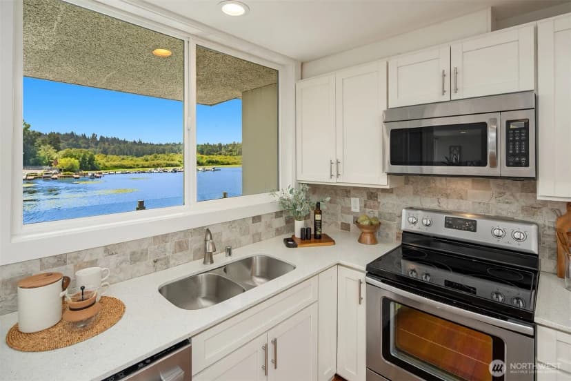 Property photo for 4561 Lake Washington Boulevard Ne #306, Kirkland photo 12