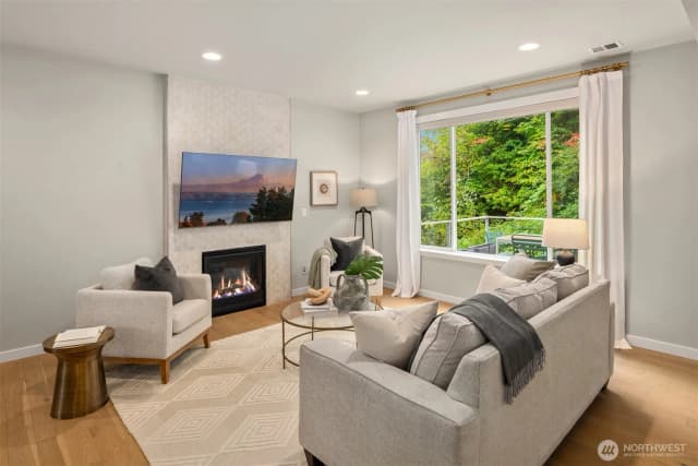 Property photo for 2119 Nw Lynx Loop, Issaquah photo 5