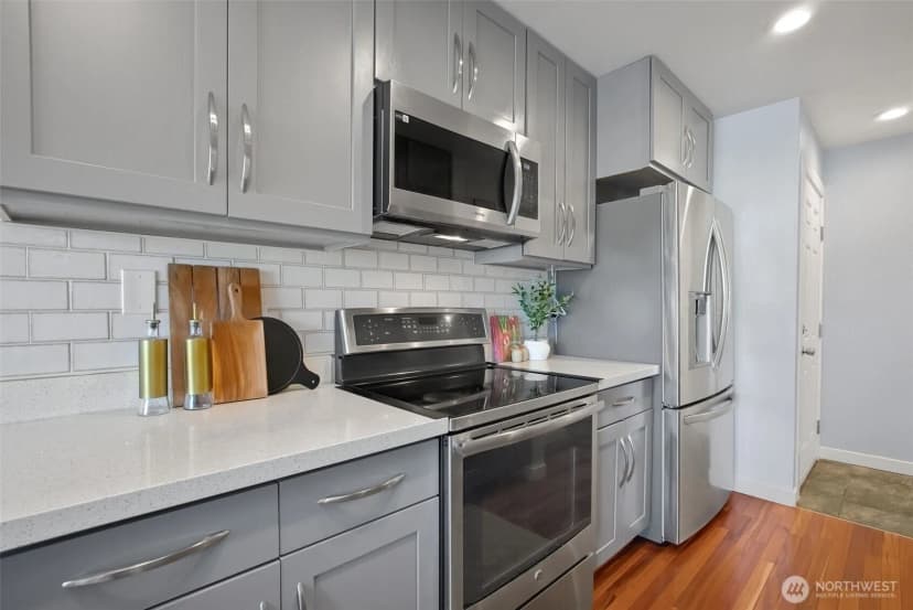 Property photo for 17430 Ambaum Boulevard S #8, Seattle photo 13
