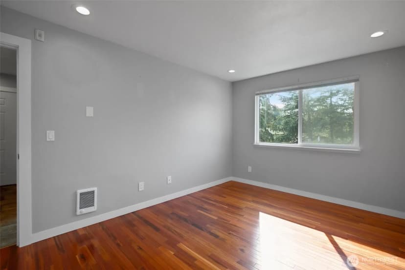Property photo for 17430 Ambaum Boulevard S #8, Seattle photo 20