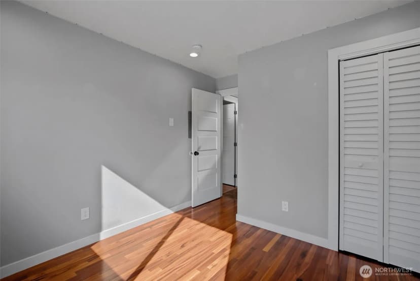 Property photo for 17430 Ambaum Boulevard S #8, Seattle photo 24