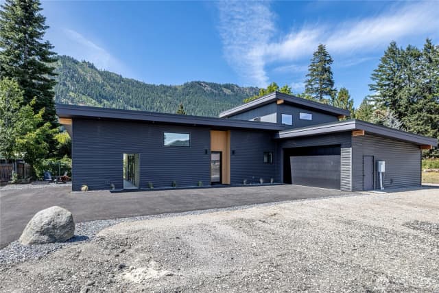Property photo for 209 Orchard Street, Leavenworth photo 2