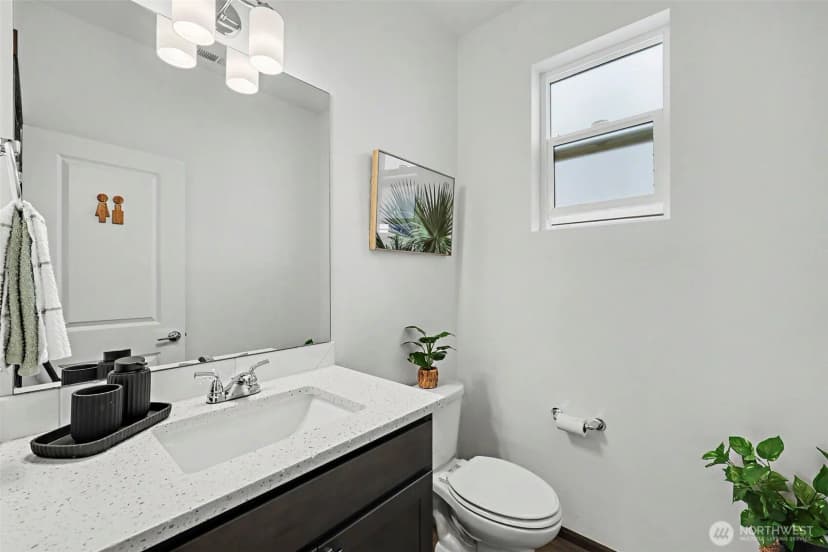 Property photo for 2704 S 120th Place, Burien photo 14