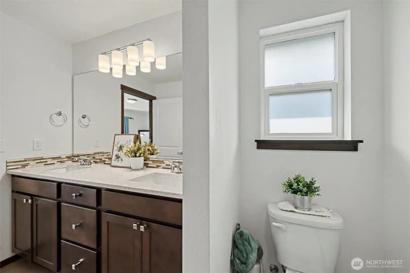 Property photo for 2704 S 120th Place, Burien photo 27