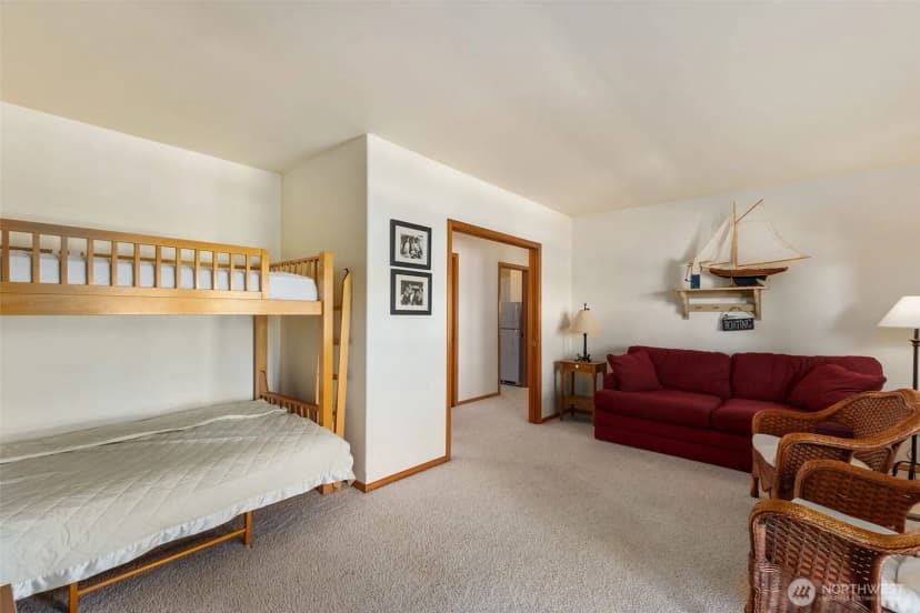 Property photo for 9936 9941 Mariner Drive Nw, Olympia photo 14
