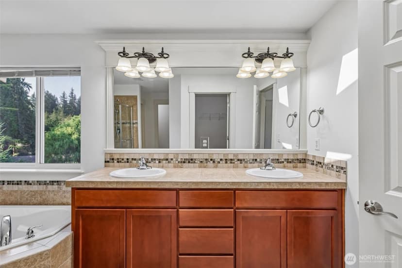 Property photo for 603 194th Place Se, Bothell photo 27