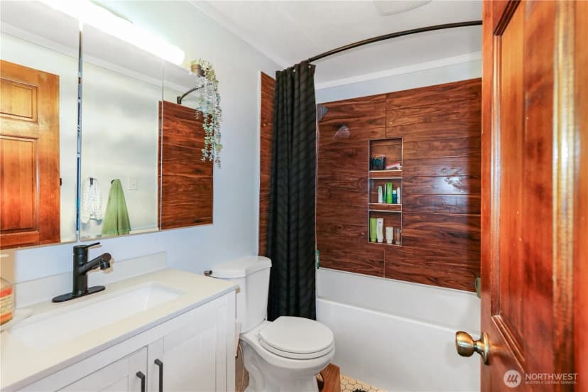 Property photo for 18627 32nd Avenue S, Sea Tac photo 14