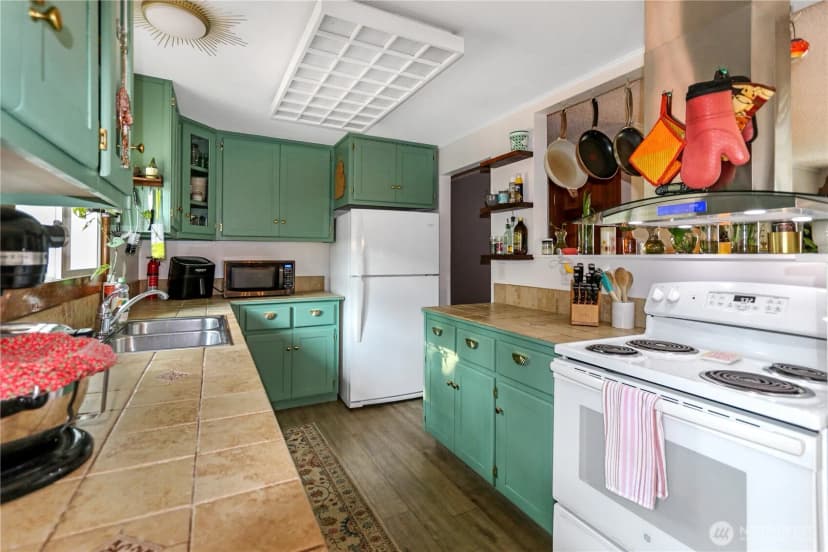 Property photo for 18627 32nd Avenue S, Sea Tac photo 10