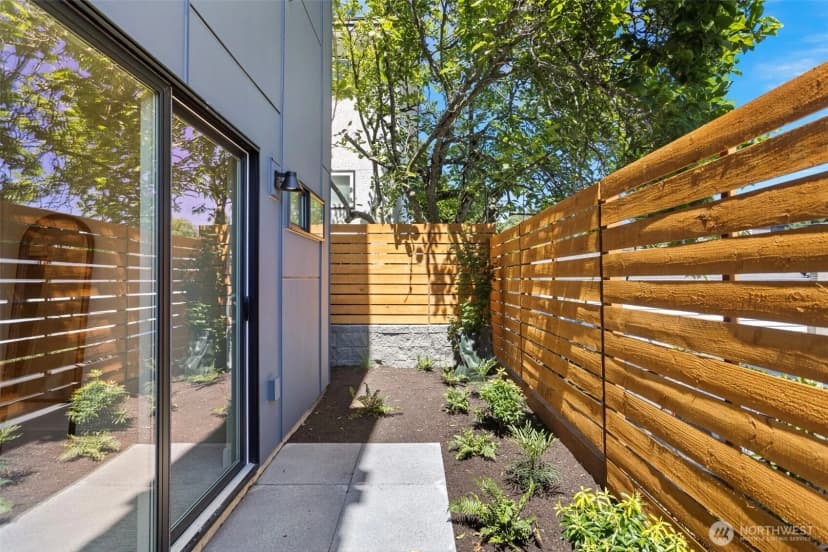 Property photo for 4430 Dayton Avenue N, Seattle photo 11
