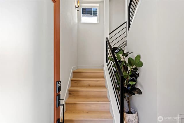 Property photo for 4430 Dayton Avenue N, Seattle photo 3