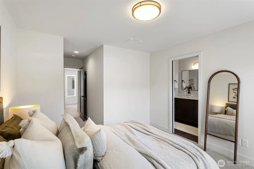 Property photo for 4430 Dayton Avenue N, Seattle photo 10