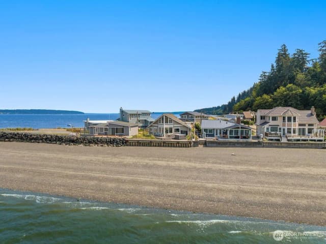 Property photo for 2271 Eastpoint Road, Langley photo 3