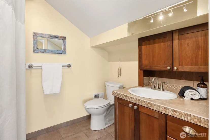 Property photo for 2271 Eastpoint Road, Langley photo 26