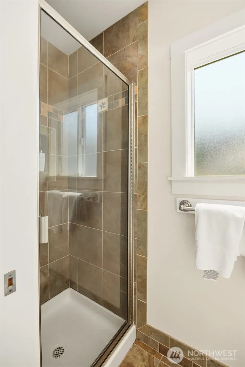 Property photo for 2271 Eastpoint Road, Langley photo 19
