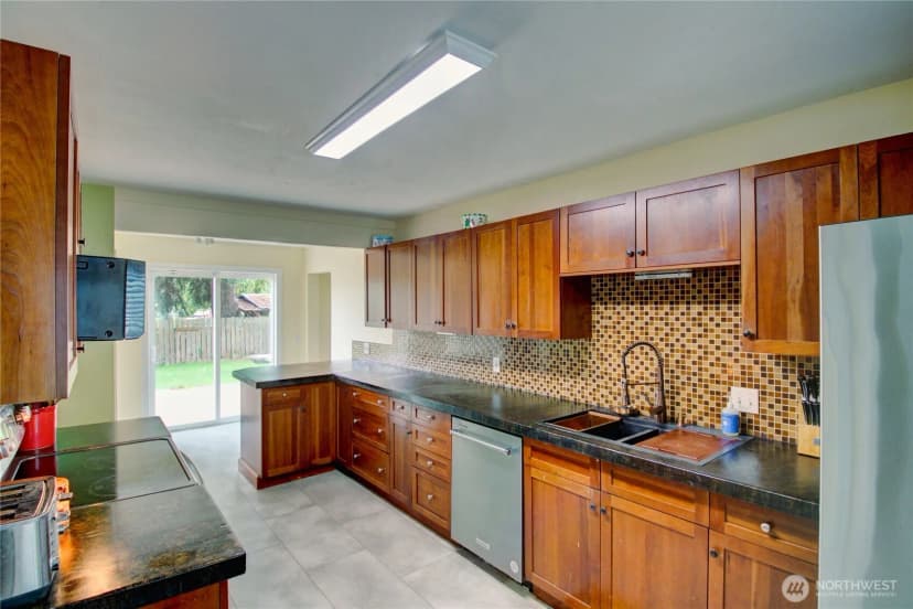 Property photo for 18011 Mclean Road, Mount Vernon photo 2