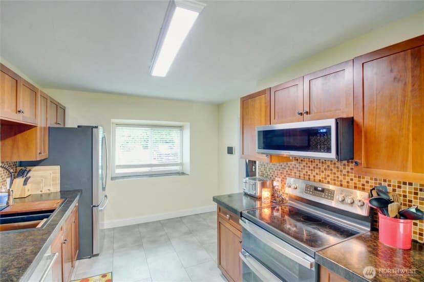 Property photo for 18011 Mclean Road, Mount Vernon photo 5