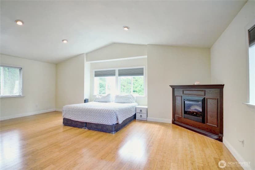 Property photo for 18011 Mclean Road, Mount Vernon photo 17