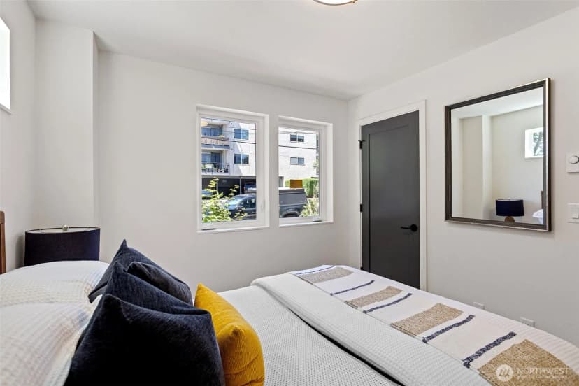 Property photo for 4432 Dayton Avenue N, Seattle photo 8