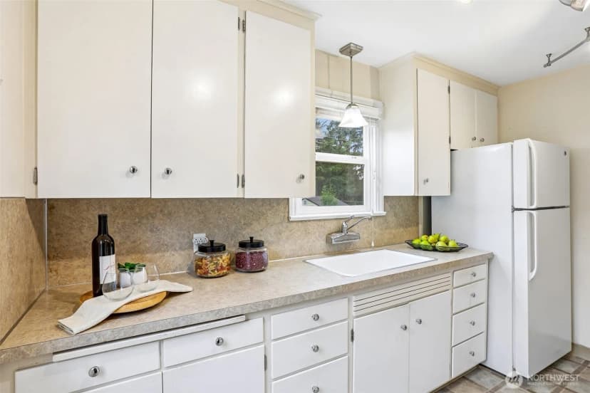 Property photo for 9417 44th Place Ne, Seattle photo 13
