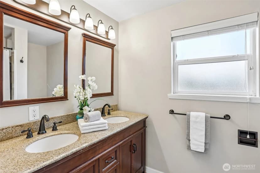 Property photo for 9417 44th Place Ne, Seattle photo 24
