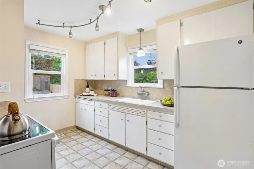 Property photo for 9417 44th Place Ne, Seattle photo 14