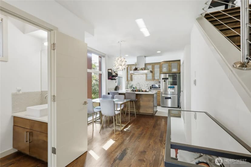 Property photo for 165 20th Avenue, Seattle photo 6
