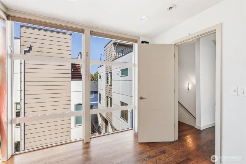 Property photo for 165 20th Avenue, Seattle photo 12